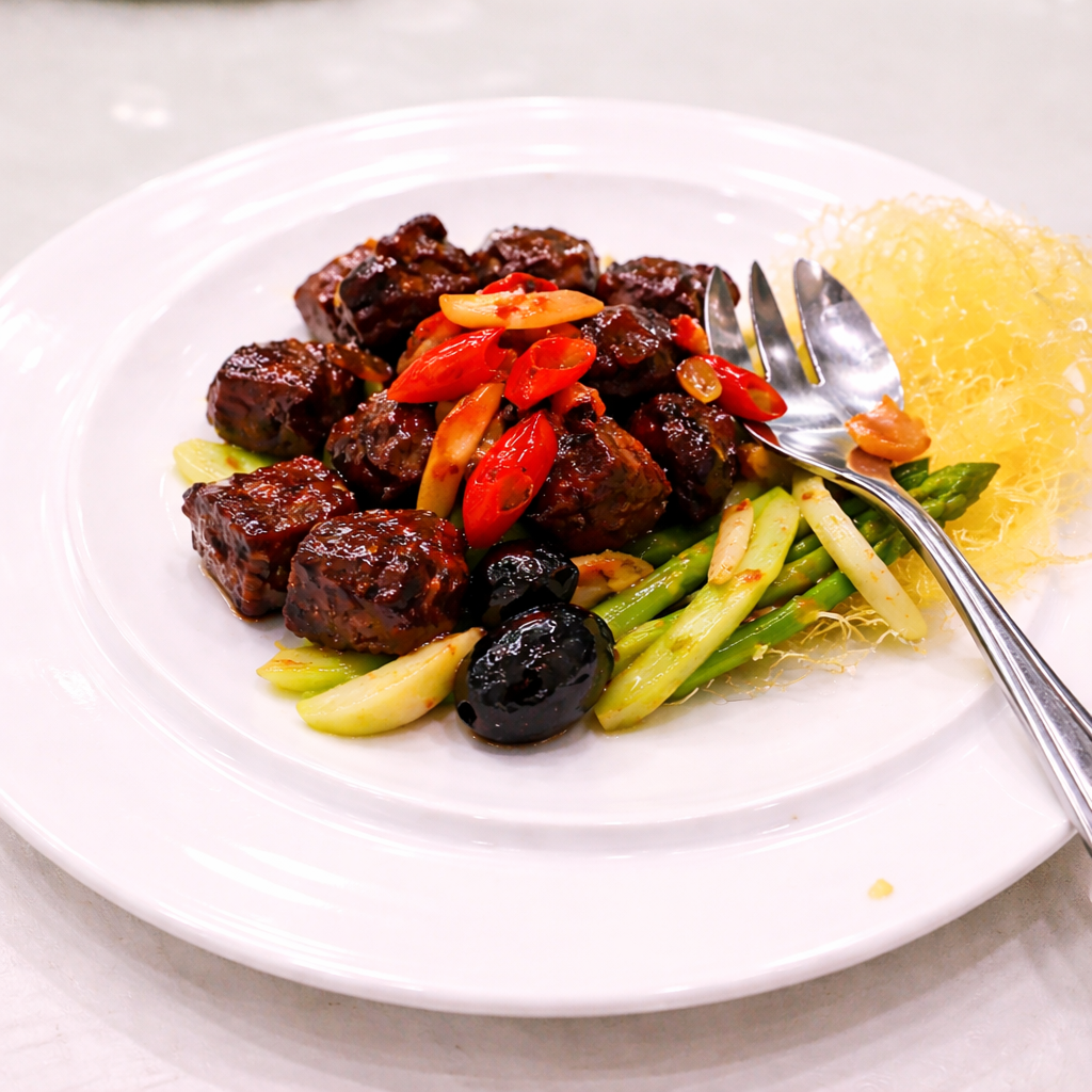 Black gold snowflake beef cubes